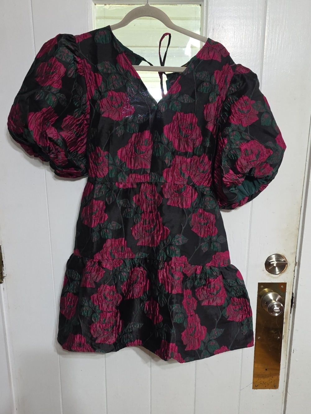 NWT SugarLips Womens Dress Knee Length Roses Poufy Sleeves Tiers Ties At Neck XL